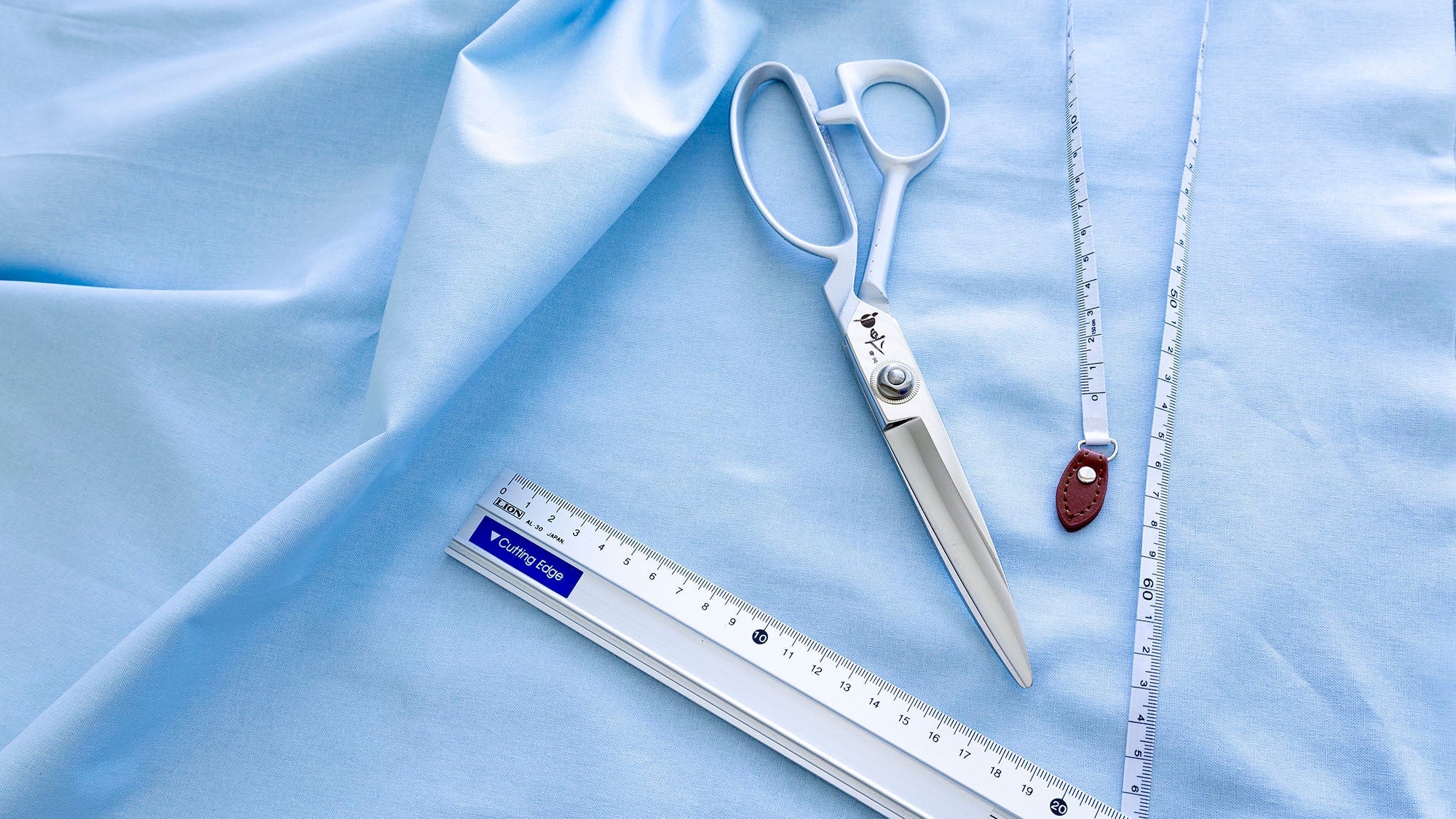 How To Measure Fabric Accurately Before Cutting