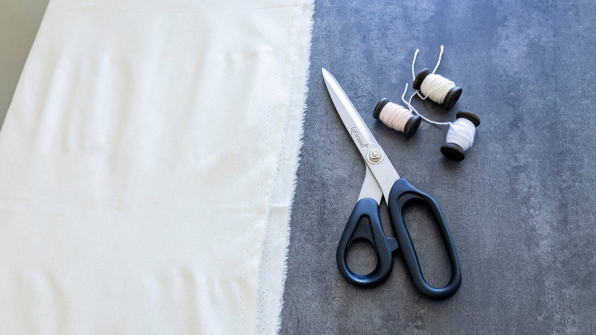 Common Fabric Grain Mistakes Before Cutting