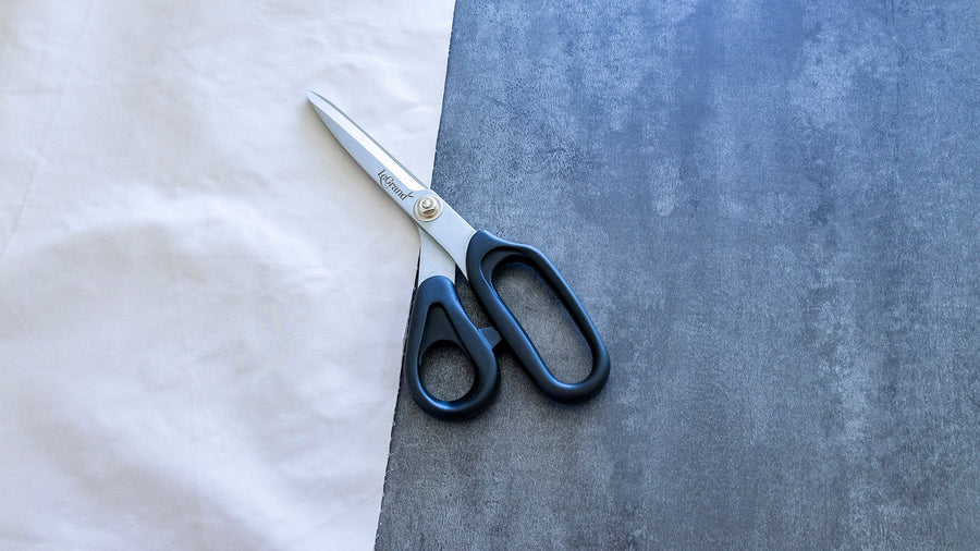 Why Cutting Fabric Cleanly Is Difficult
