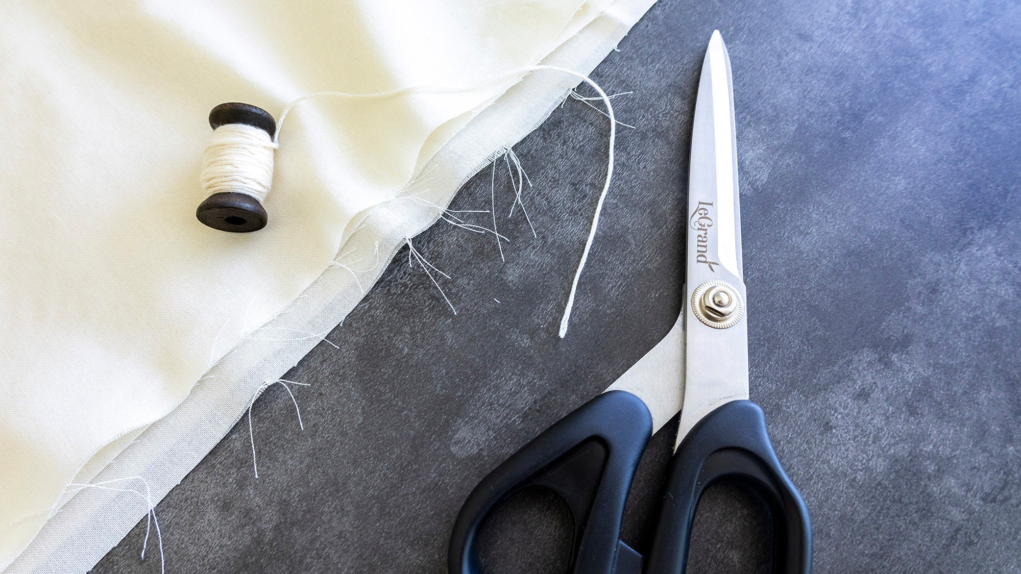 Why Fabric Frays When Cutting