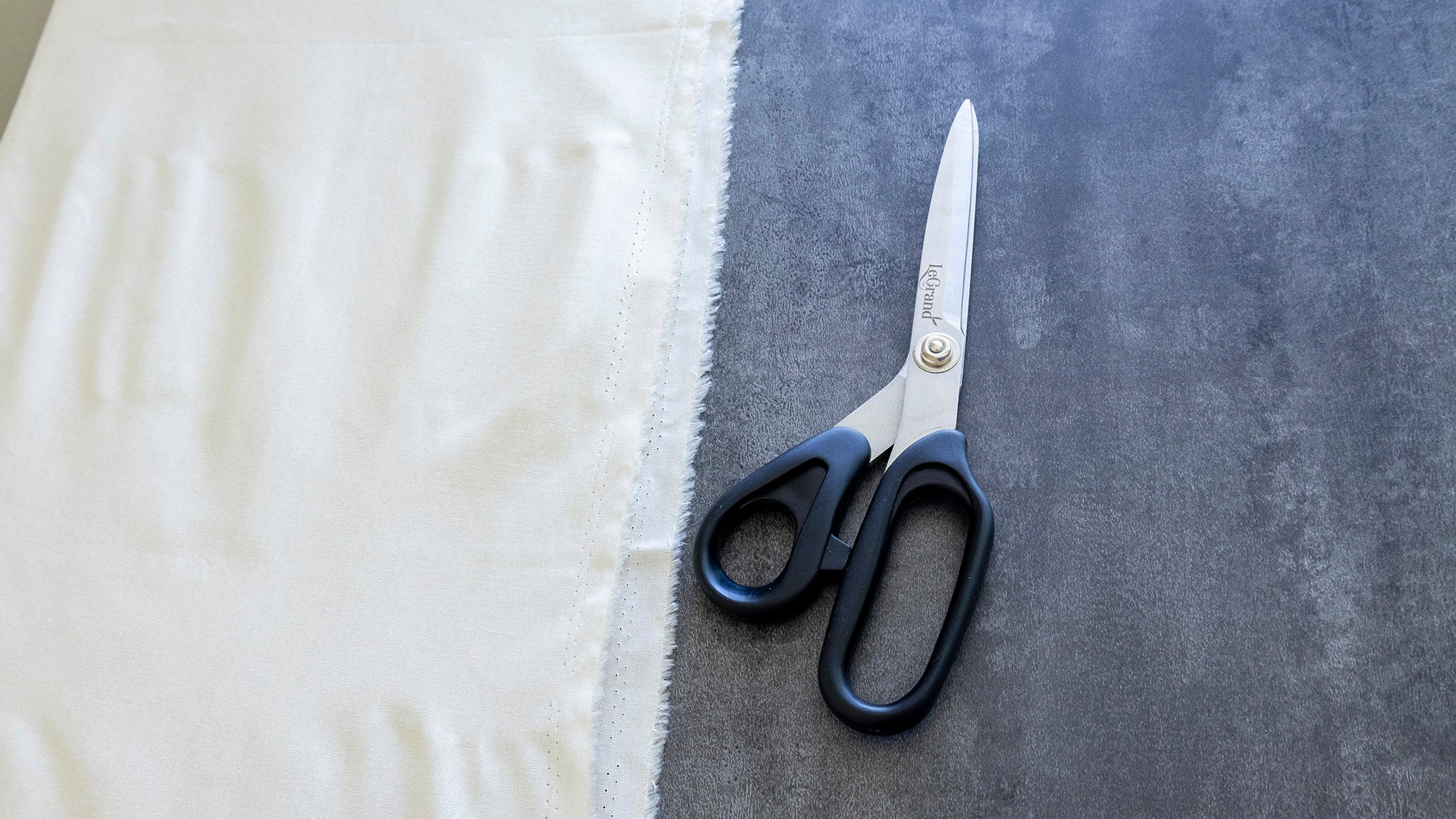 How Different Fabric Types Affect Cutting
