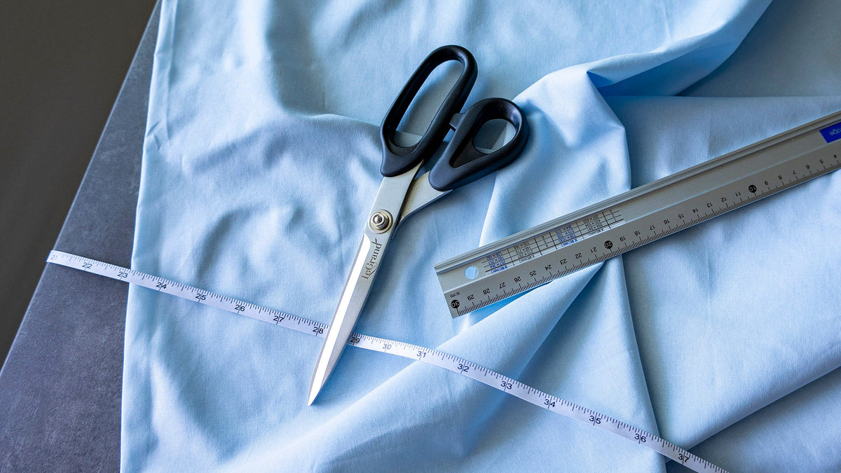 How To Cut Fabric Straight With Scissors